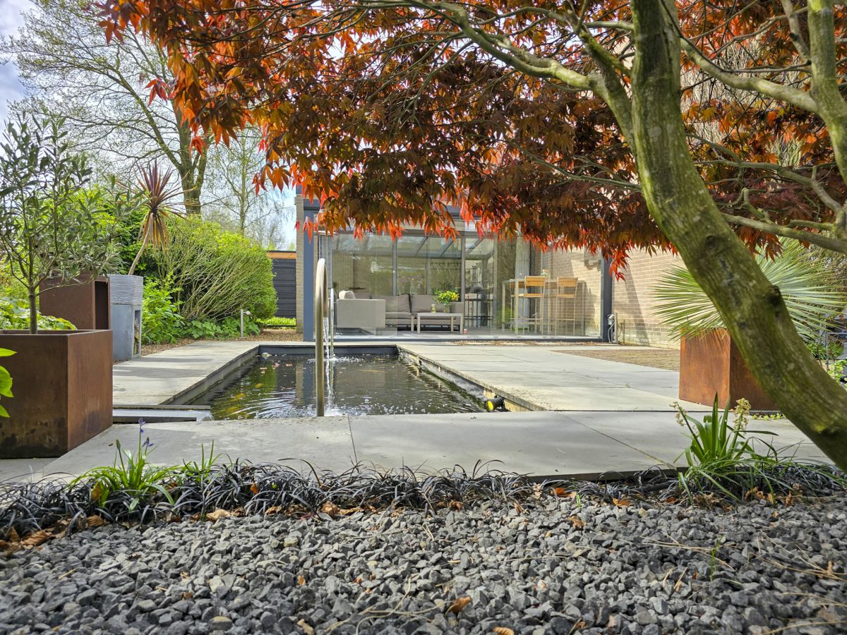 1 1 -2024-04-07 12.33.27